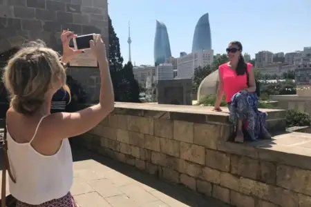 Azərbaycana gələn turist pulunu ən çox nəyə xərcləyir? – Açıqlama