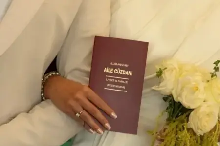 Türkiyəli müğənni 46 yaşında evləndi - Fotolar
