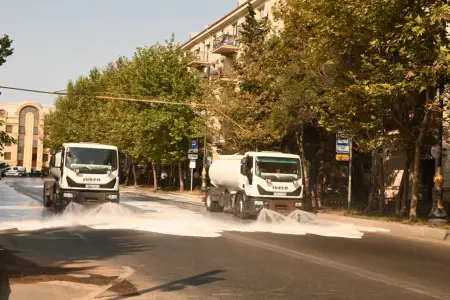 Bu gün Bakının 556 küçəsi yuyuldu - Fotolar