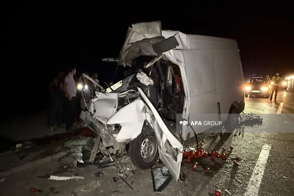 Ucarda iki yük maşını toqquşdu, ölənlər var – FOTOLAR