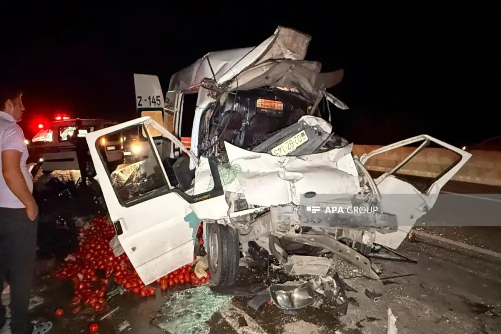 Ucarda iki yük maşını toqquşdu, ölənlər var – FOTOLAR
