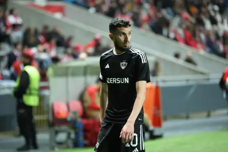 Abdulla Zubir "Qarabağ"dan ayrıldı - FOTO