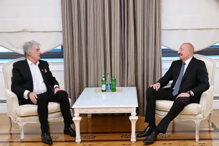 Prezident Ukraynanın sabiq Prezidenti ilə görüşdü