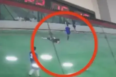 Stadionda 27 yaşlı oğlanın ölməsinin ANBAAN GÖRÜNTÜLƏRİ
