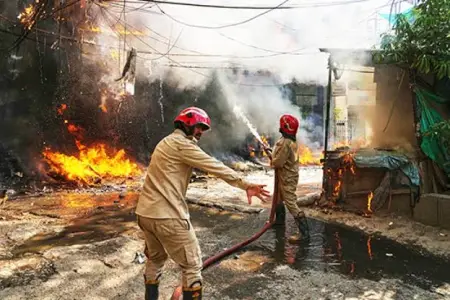 Hindistanda oteldə yanğın - Çox sayda ölü var