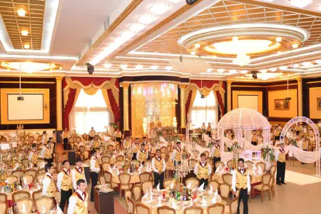 Bahalaşan toy bazarı: Monqol əti, azalan menyular və ixtisara düşən müğənnilər