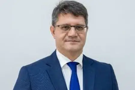 Nazir müşavirini İŞDƏN ÇIXARDI