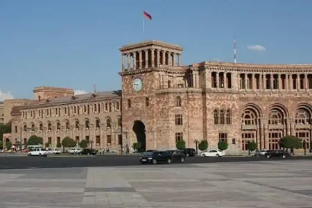Ermənistanda yeni dövr: Qarabağ ideologiyasından imtina