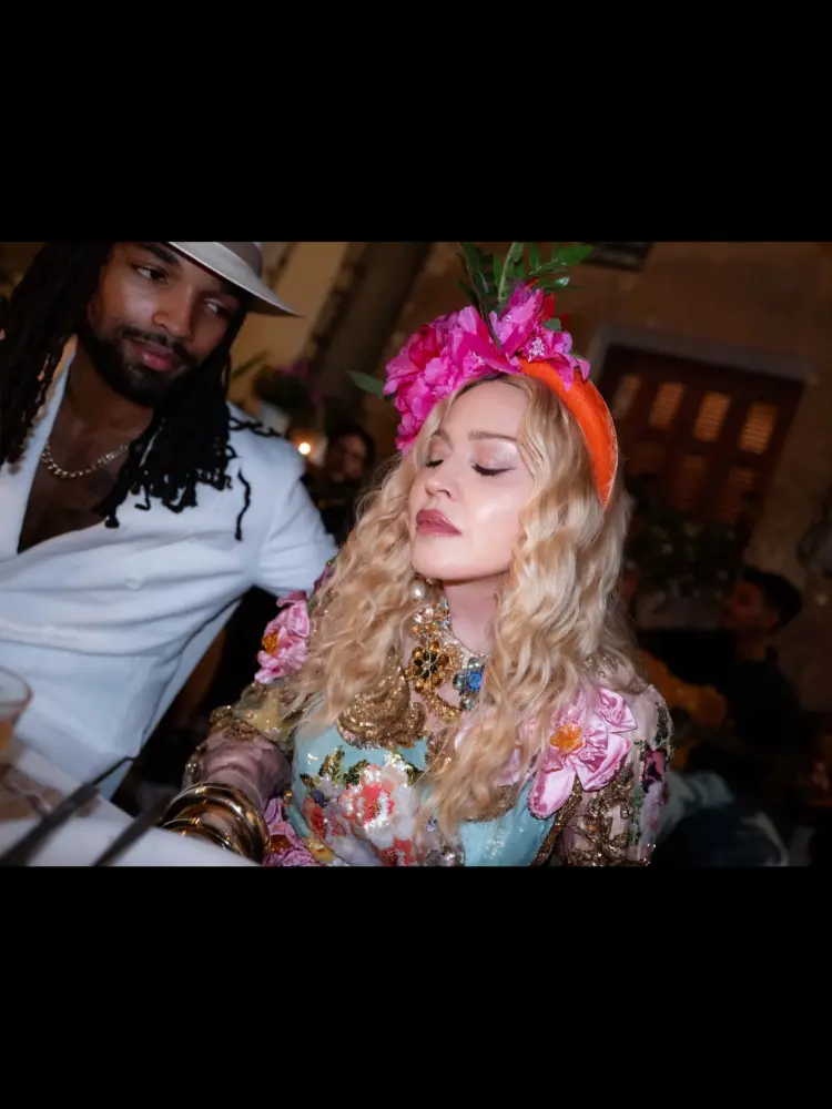 Madonna doğum gününü 30 yaşlı sevgilisi ilə keçirdi - Fotolar