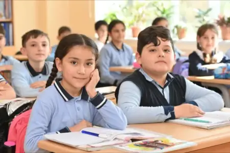 Şagirdlərin elektron yerdəyişməsi başladı