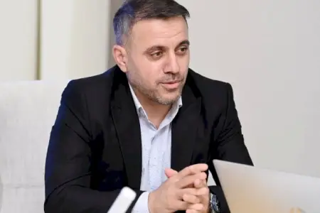 “Toral Bayramov “Bursaspor”da hələ uyğunlaşma dönəmi keçir” - Ayxan Abbasov