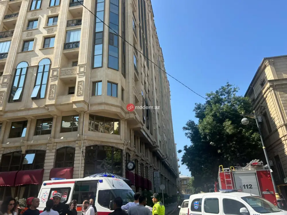İçərişəhərdə oteldə yanğın: qonaqlar təxliyə olundu - FOTO