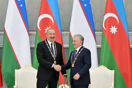 Azərbaycan və Özbəkistan prezidentlərinin təltifolunma mərasimi keçirildi