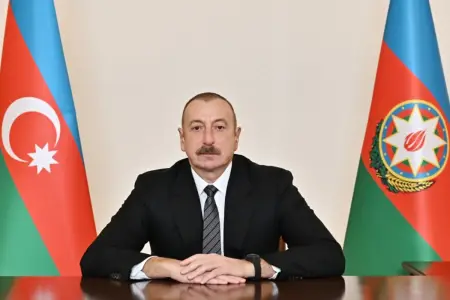 Prezident və xanımı İsmayıl Samani türbəsi ilə tanış oldular