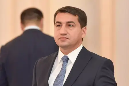 Zelenski Hikmət Hacıyevi ordenlə təltif etdi