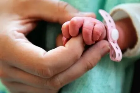 18 yaşadək uşaq dünyaya gətirən qadınların sayı açıqlandı