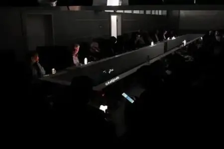 İran parlamentində enerji böhranının müzakirəsi zamanı işıqlar söndü