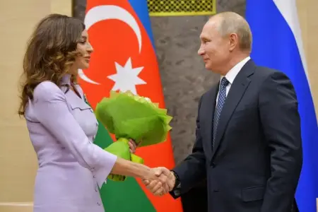 Vladimir Putin Mehriban Əliyevanı təbrik etdi