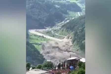 Çin-Nepal sərhədində torpaq sürüşməsi - İtkin düşənlər var 