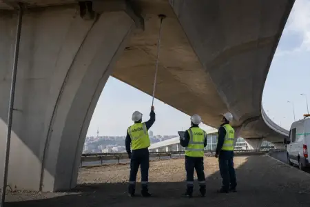 Sürücülərin diqqətinə! Bakıda üç yol ötürücüsü müvəqqəti bağlanacaq