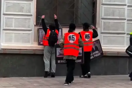 Rusiyada səfirliyimizin qarşısında təxribatın VİDEOSU