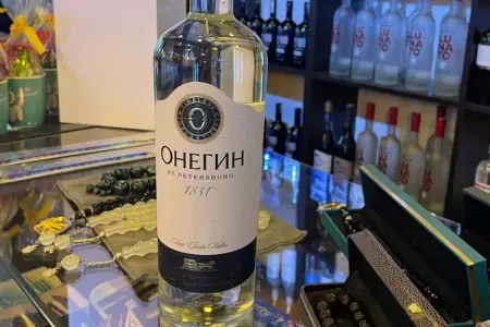 Alkoqollu içkilərin satışı mağazasında saxta içkilər aşkarlandı - FOTO