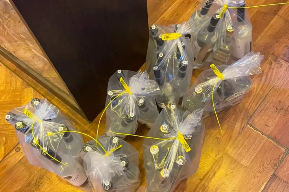 Alkoqollu içkilərin satışı mağazasında saxta içkilər aşkarlandı - FOTO