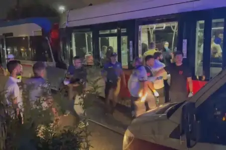 Türkiyədə tramvaylar toqquşdu - Xəsarət alanlar var