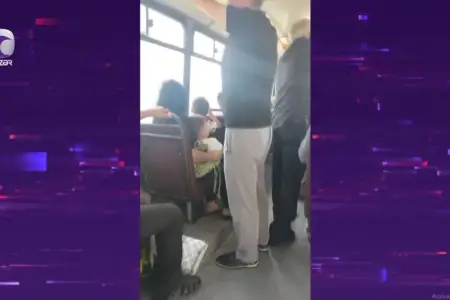 Bakıda sürücü avtobusu qapısı açıq sürdü? - VİDEO