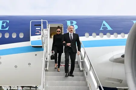 İlham Əliyev və xanımı Qırğızıstana getdi
