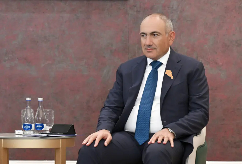 İlham Əliyevlə Paşinyan arasında görüş keçirilir - VİDEO - FOTOLAR