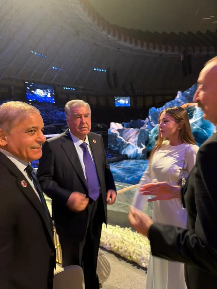 Prezident Putinlə söhbət etdi - Fotolar