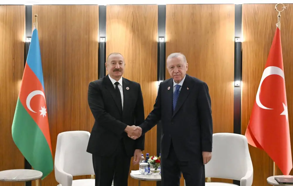 İlham Əliyevin Rəcəb Tayyib Ərdoğanla görüşü oldu - FOTOLAR - YENİLƏNDİ