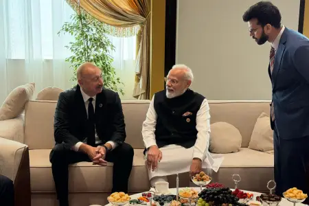Prezident Hindistanın Baş naziri ilə söhbət etdi - Fotolar