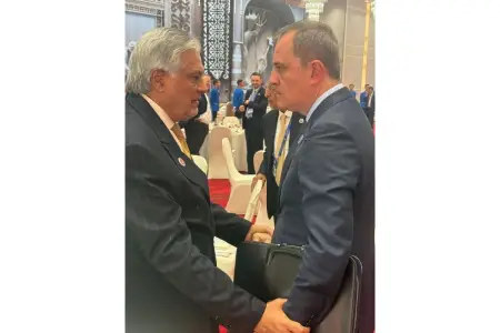 Ceyhun Bayramov  Pakistan XİN rəhbəri ilə görüşdü