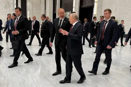 İlham Əliyev Putinlə söhbət etdi - Video - Fotolar