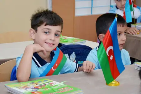 Sabahdan I sinfə elektron qəbul yekunlaşır