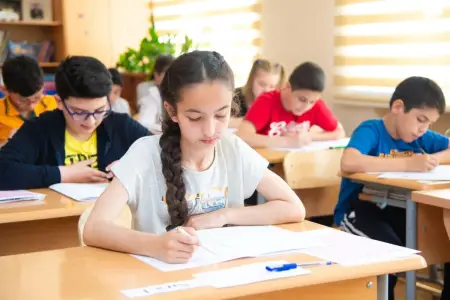 Şagirdlərin yerdəyişməsi dayandırılır