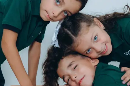 Həmin üçəmlər məktəbə başladı - FOTOLAR