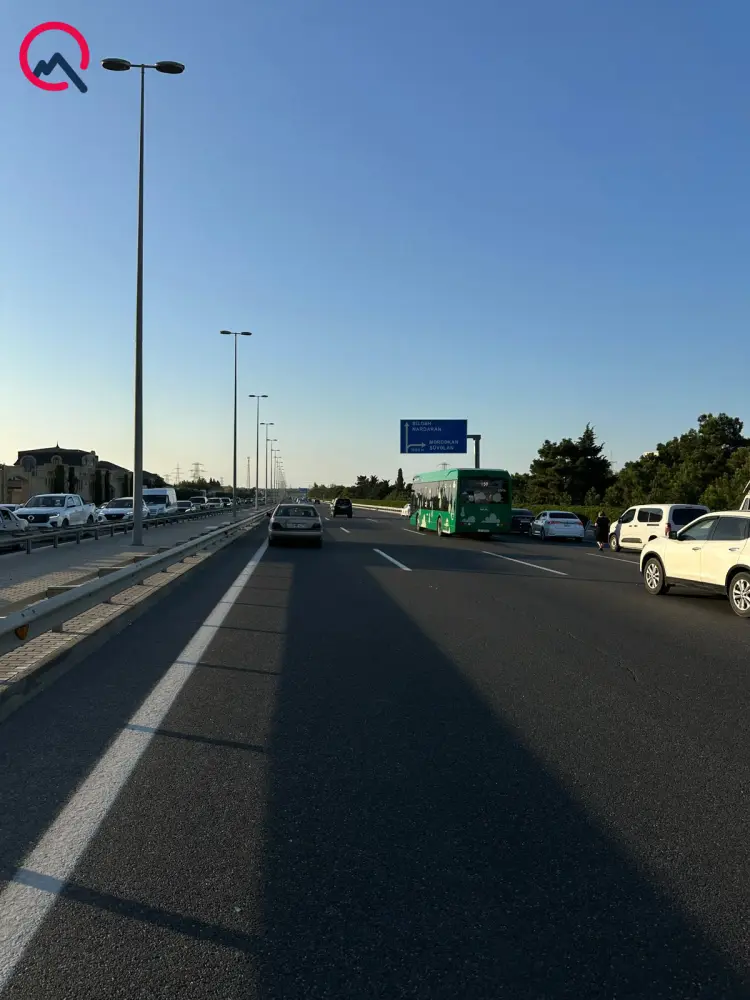 Bakıda yolu keçən qadını maşın vurub öldürdü - Fotolar