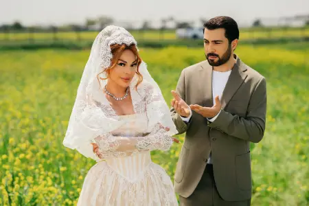 Aygün və Namiq 16 ildən sonra “Gəlirəm” - Video