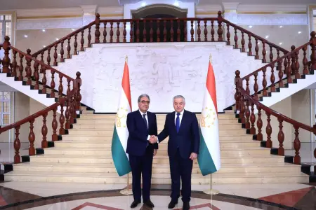 Azərbaycan səfiri etimadnaməsinin surətini Tacikistanın XİN rəhbərinə təqdim etdi