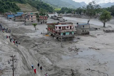 Nepalda ölənlərin sayı 1200-ü keçdi