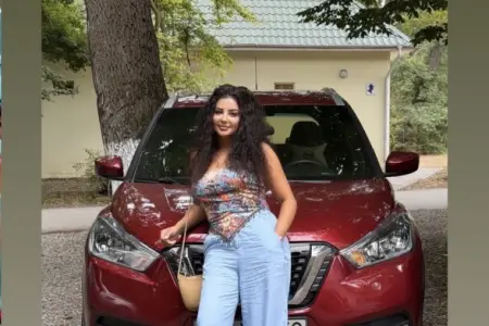 “Maşın şou”da qazandığı həmin avtomobillə FOTO paylaşdı