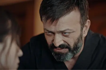 Türkiyəli məşhur aktyor evində ölü tapıldı