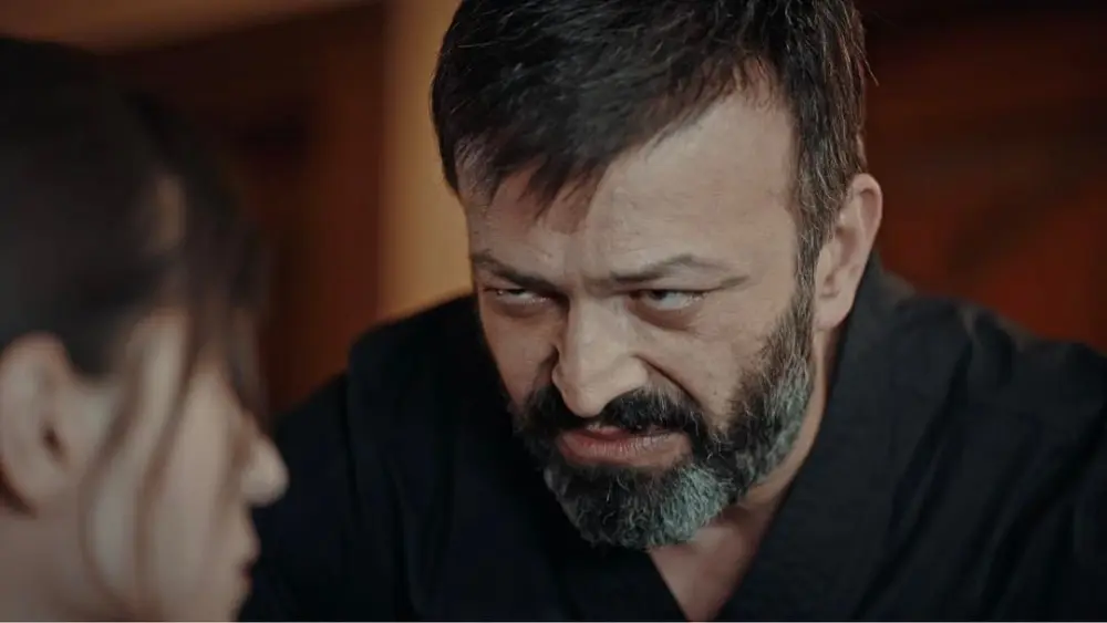 Türkiyəli məşhur aktyor evində ölü tapıldı
