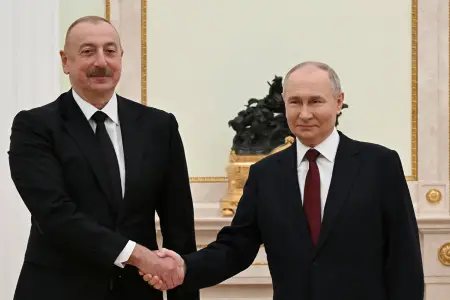 Əliyevlə Putin telefonla danışdı