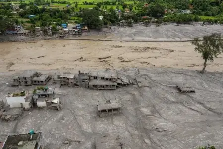 Nepalda daşqınlar səbəbindən ölənlərin sayı 1355-ə çatdı