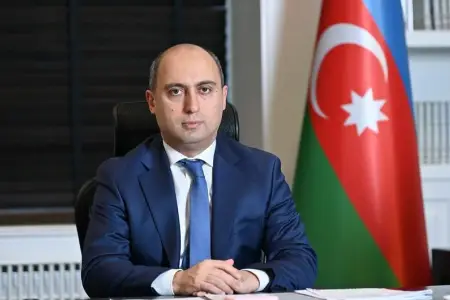 Nazir dərsliklərin dil qaydaları üzərində iş aparıldığını bildirib