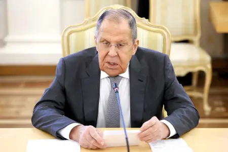 Lavrov şeir də yazırmış...